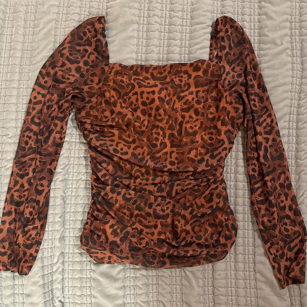 VENUS: NWOT SZ L cheetah print mesh overlay ruched off the shoulder top